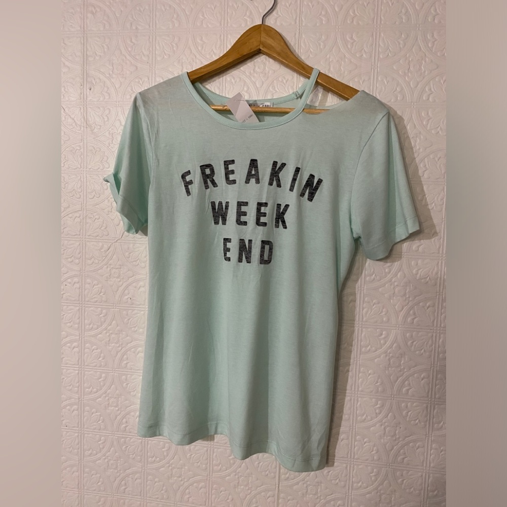 Fitz & Eddi | Freakin Weekend graphic T-shirt | Medium